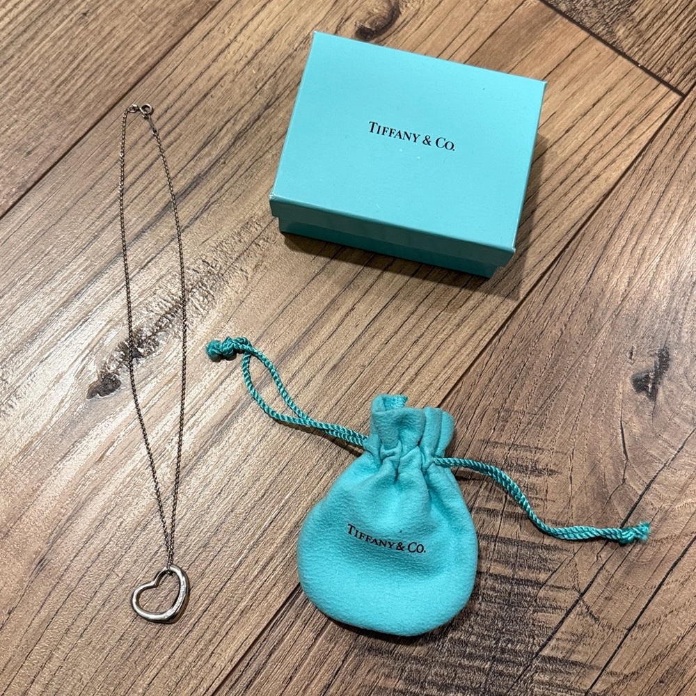 Tiffany & Co. Peretti Pendant Necklace with box & dust-bag